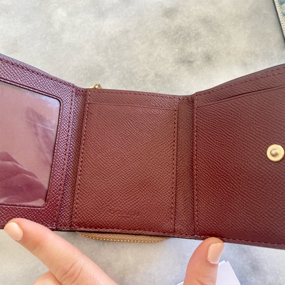 Coach Wallet - Like New - Picture 3 of 5